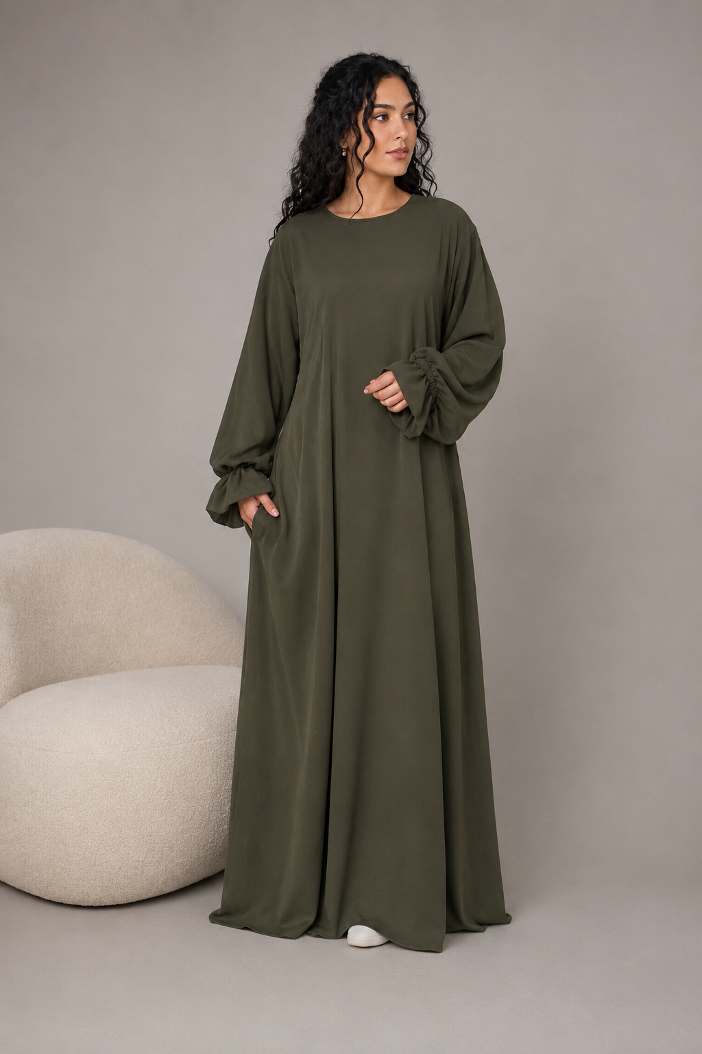 Abaya soie de Médine coupe droite avec poche - Kaki