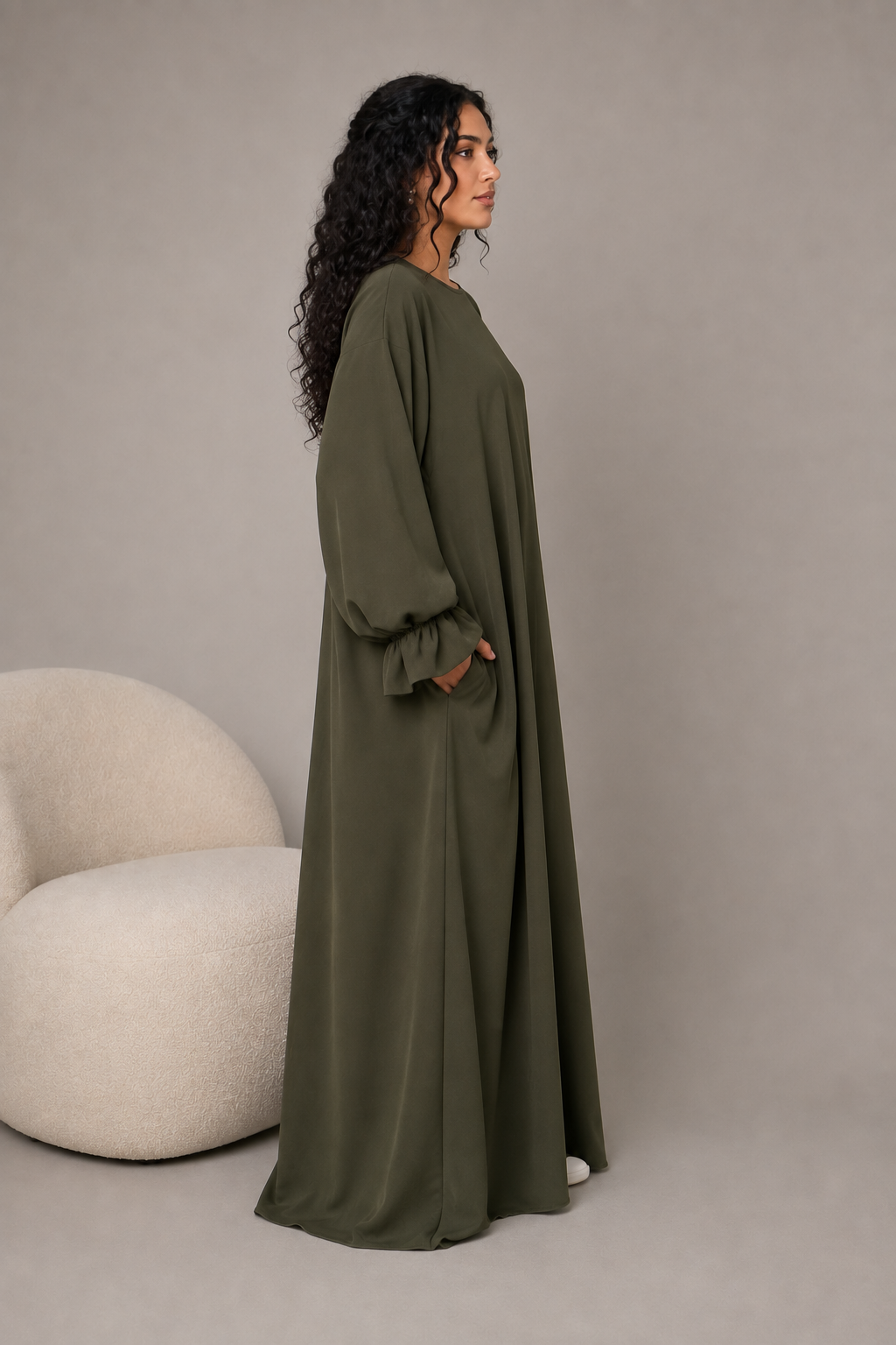 Abaya soie de Médine coupe droite avec poche - Kaki