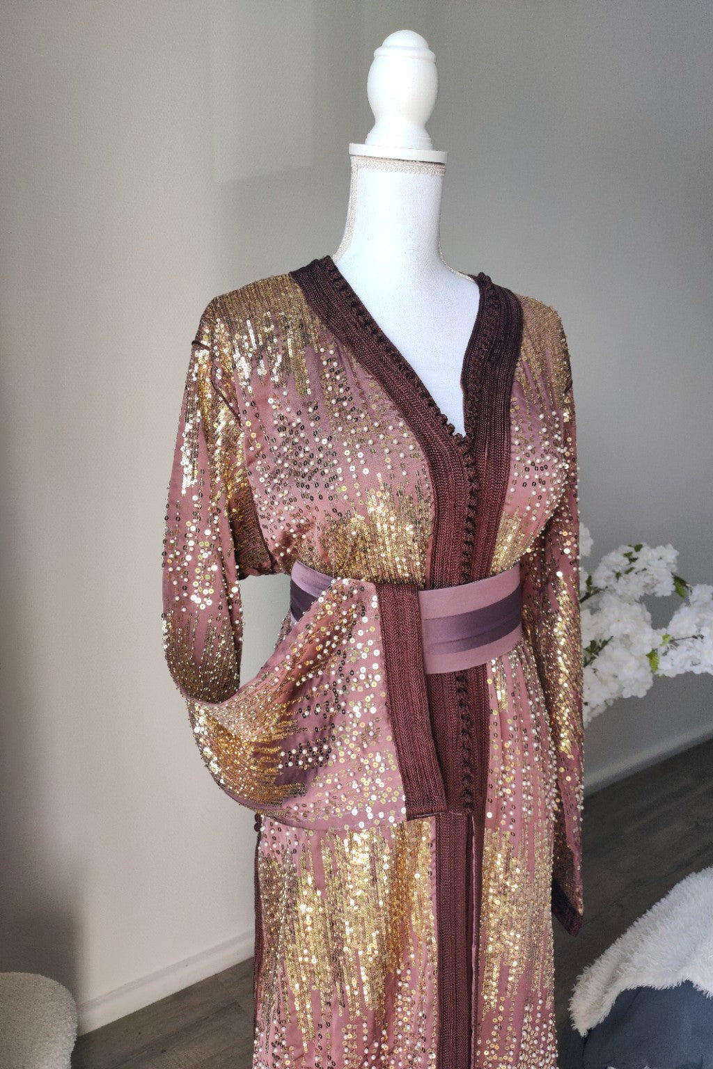 Takchita Prestige - Rose Mauve, Sequins Dorés & Perles