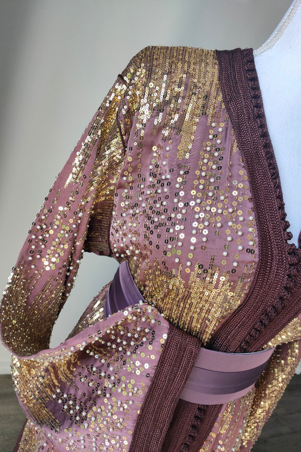 Takchita Prestige - Rose Mauve, Sequins Dorés & Perles